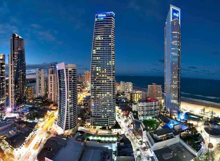 Luxury Apartment- With Water Views From Every Direction Gold Coast Apartmán